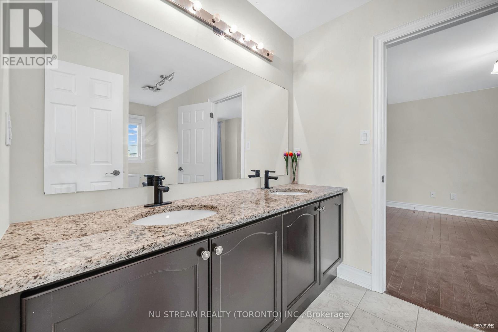 237 Upper Post Road, Vaughan, Ontario  L6A 4K1 - Photo 34 - N12640356