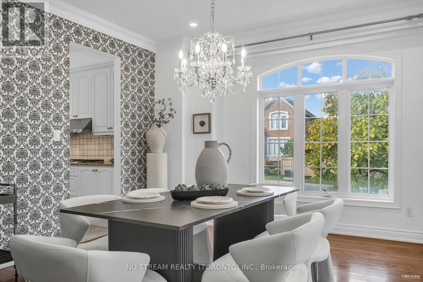 237 Upper Post Road, Vaughan, Ontario  L6A 4K1 - Photo 8 - N12640356