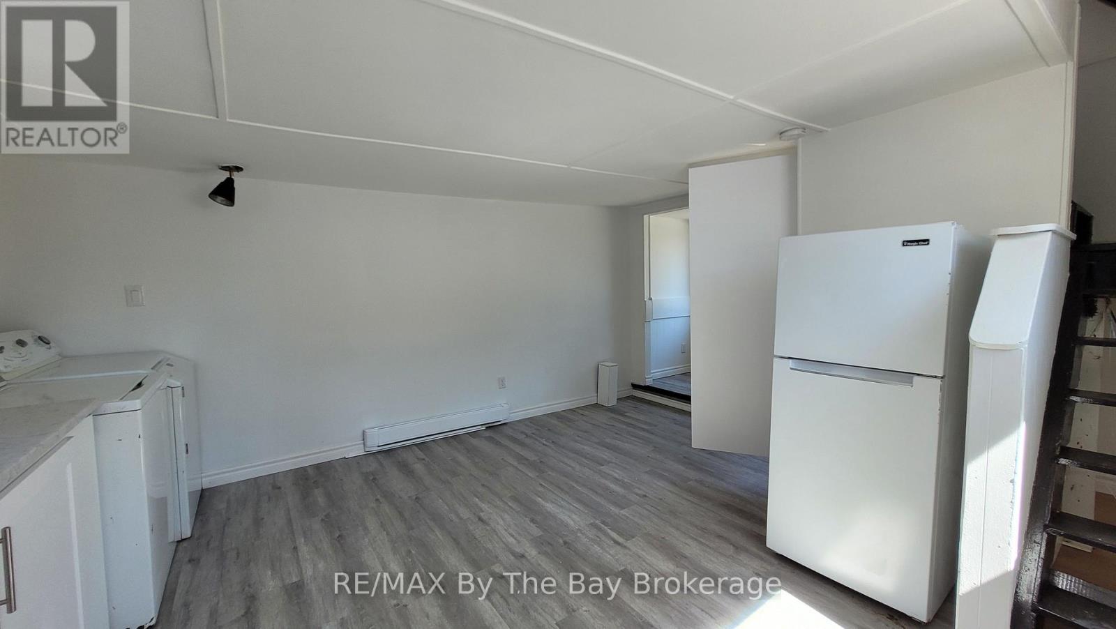 46 Glenwood Drive, Wasaga Beach, Ontario  L9Z 2K5 - Photo 10 - S12640442