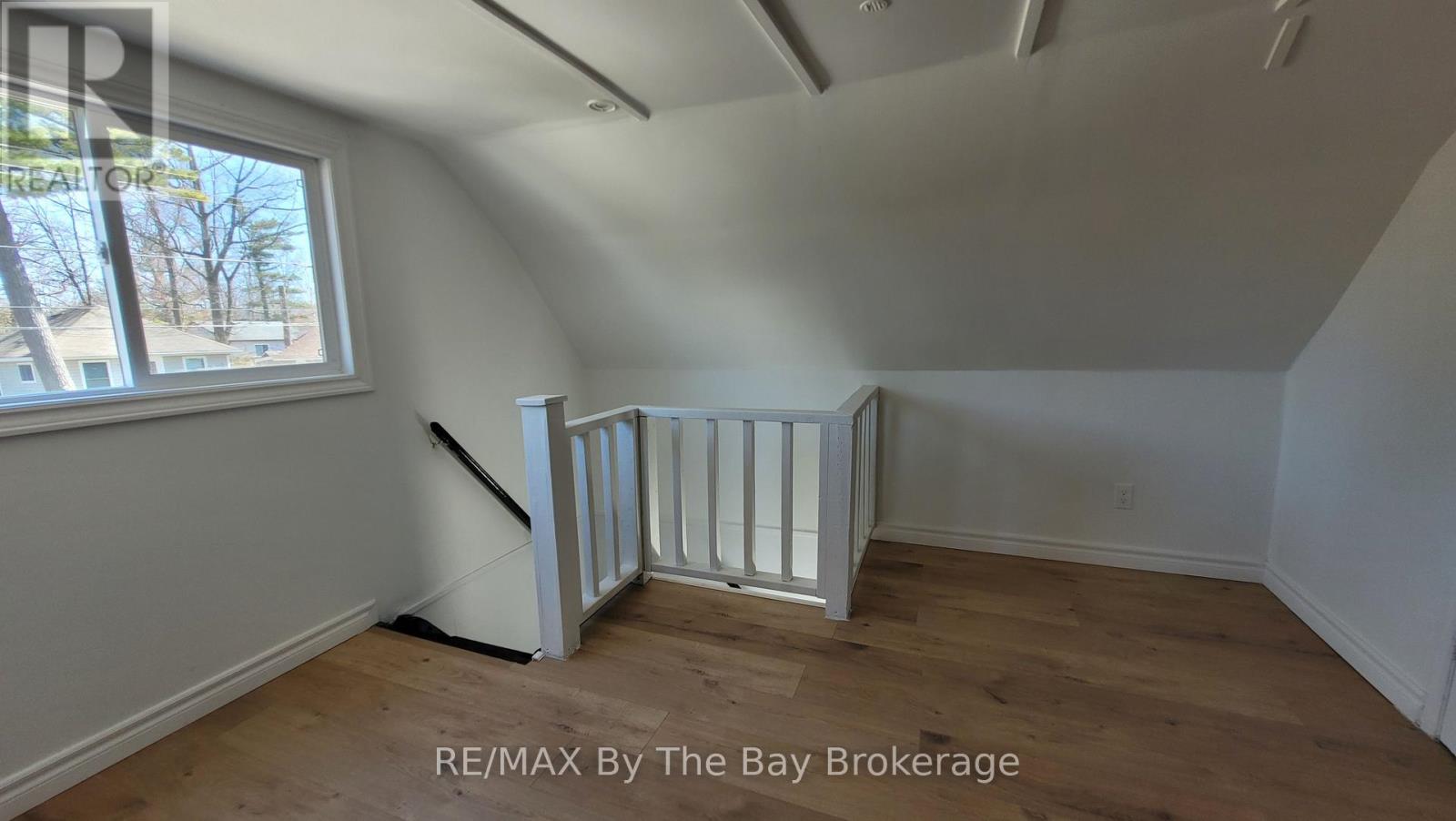 46 Glenwood Drive, Wasaga Beach, Ontario  L9Z 2K5 - Photo 16 - S12640442