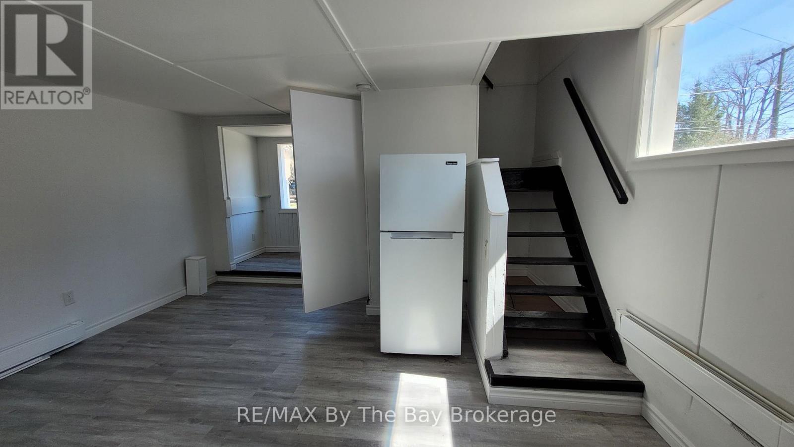 46 Glenwood Drive, Wasaga Beach, Ontario  L9Z 2K5 - Photo 6 - S12640442