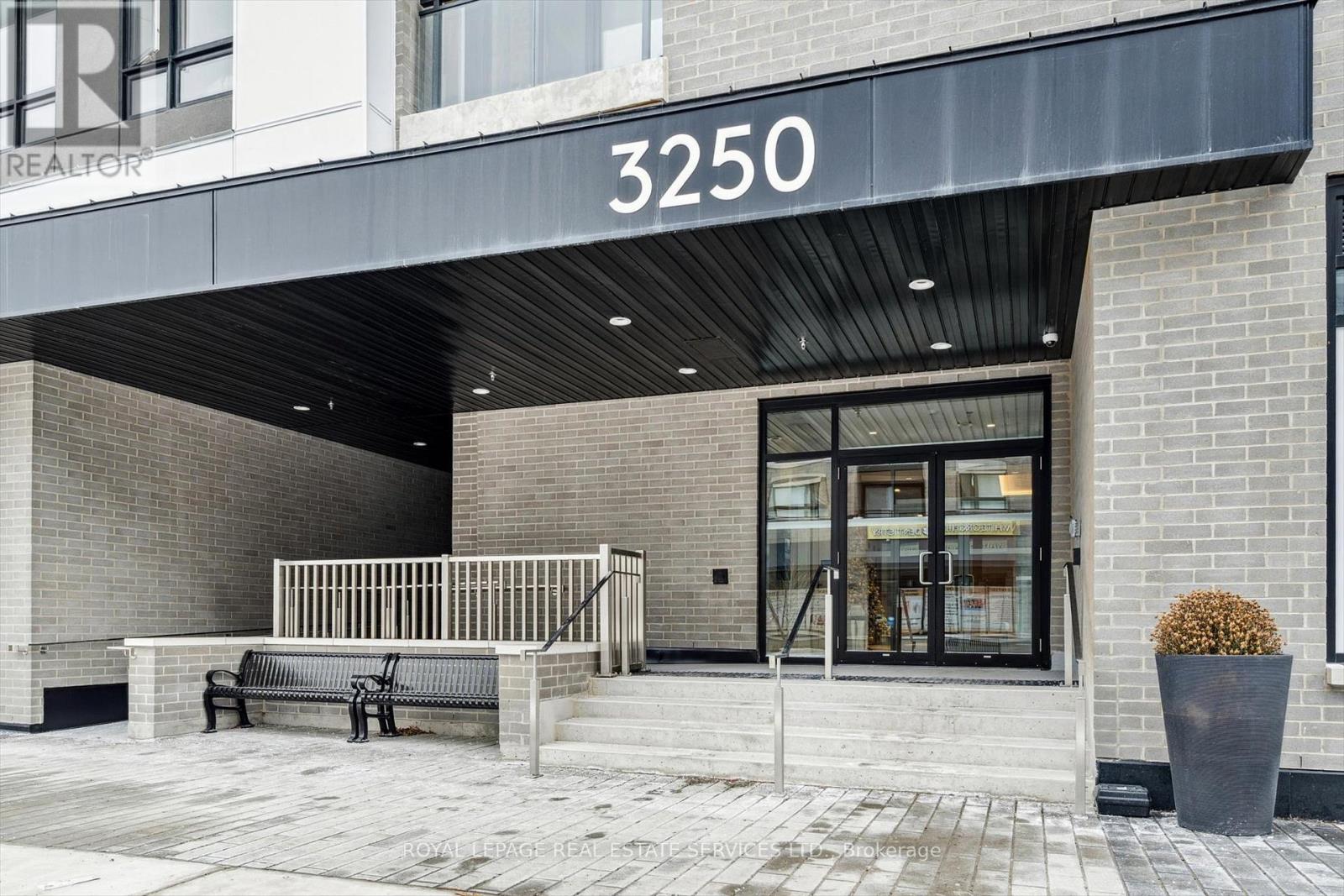 223 - 3250 Carding Mill Trail, Oakville, Ontario  L6M 5T3 - Photo 2 - W12640310