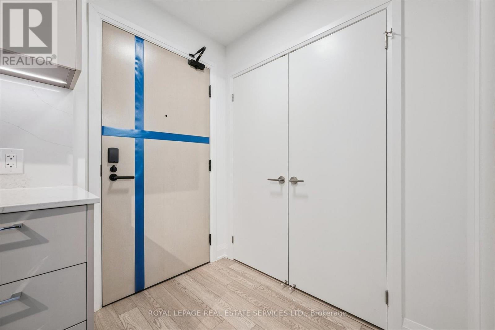 223 - 3250 Carding Mill Trail, Oakville, Ontario  L6M 5T3 - Photo 5 - W12640310