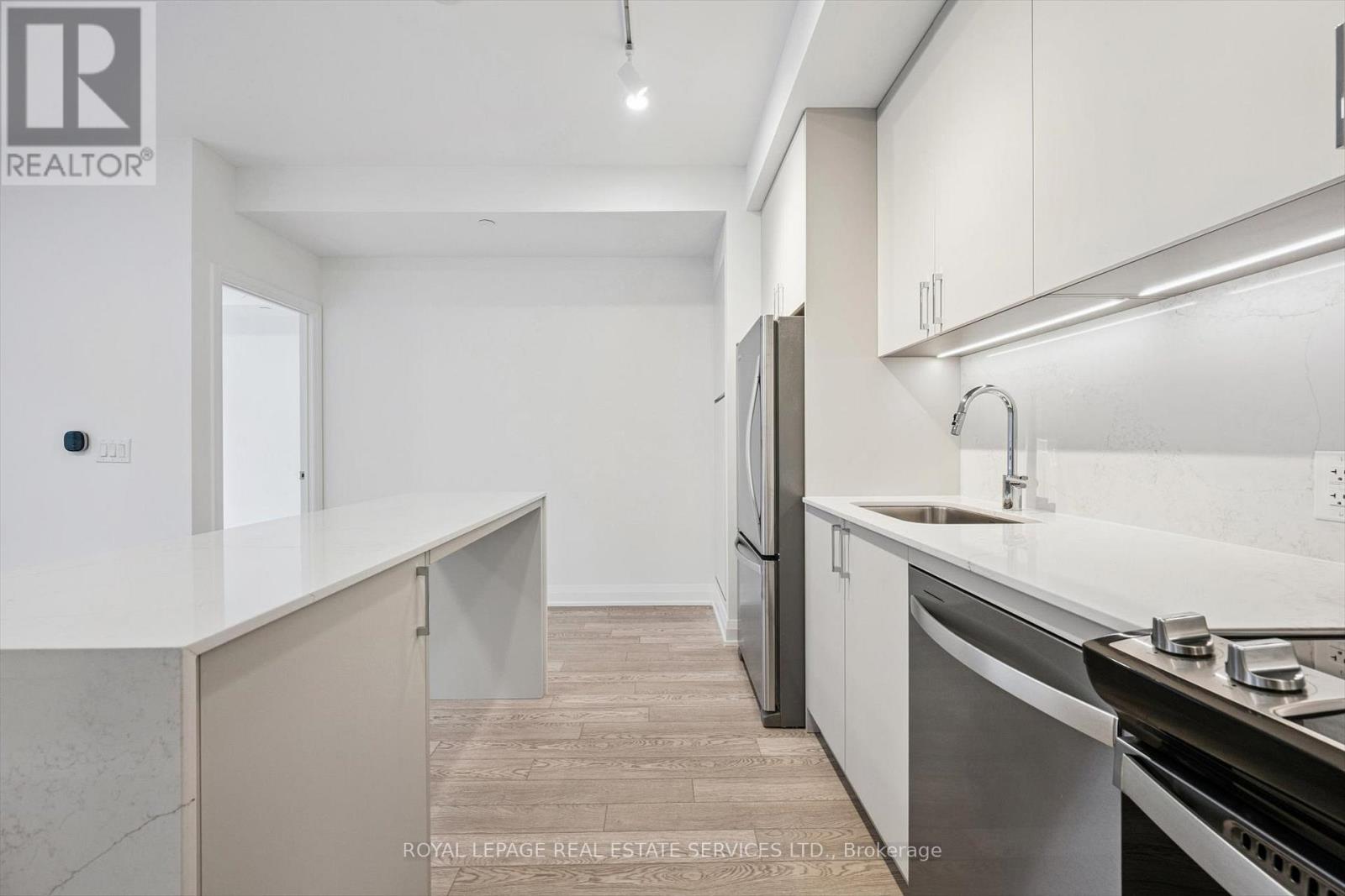 223 - 3250 Carding Mill Trail, Oakville, Ontario  L6M 5T3 - Photo 8 - W12640310