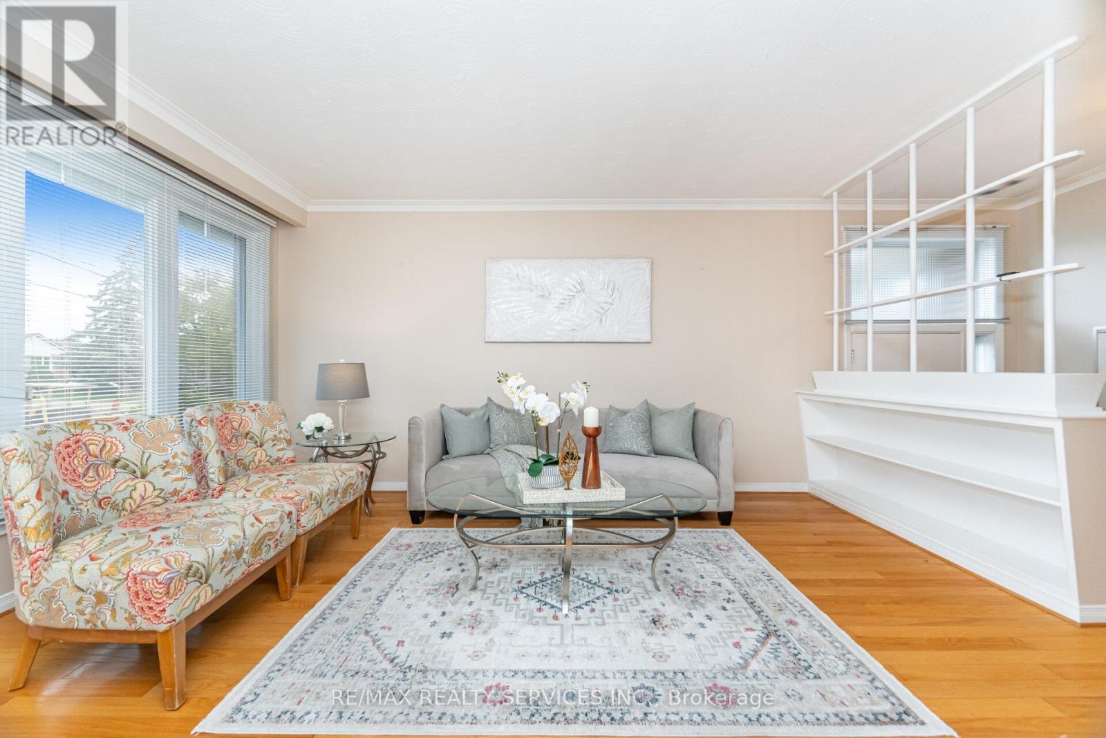 41 Kimbark Drive, Brampton, Ontario  L6X 2A3 - Photo 2 - W12640330