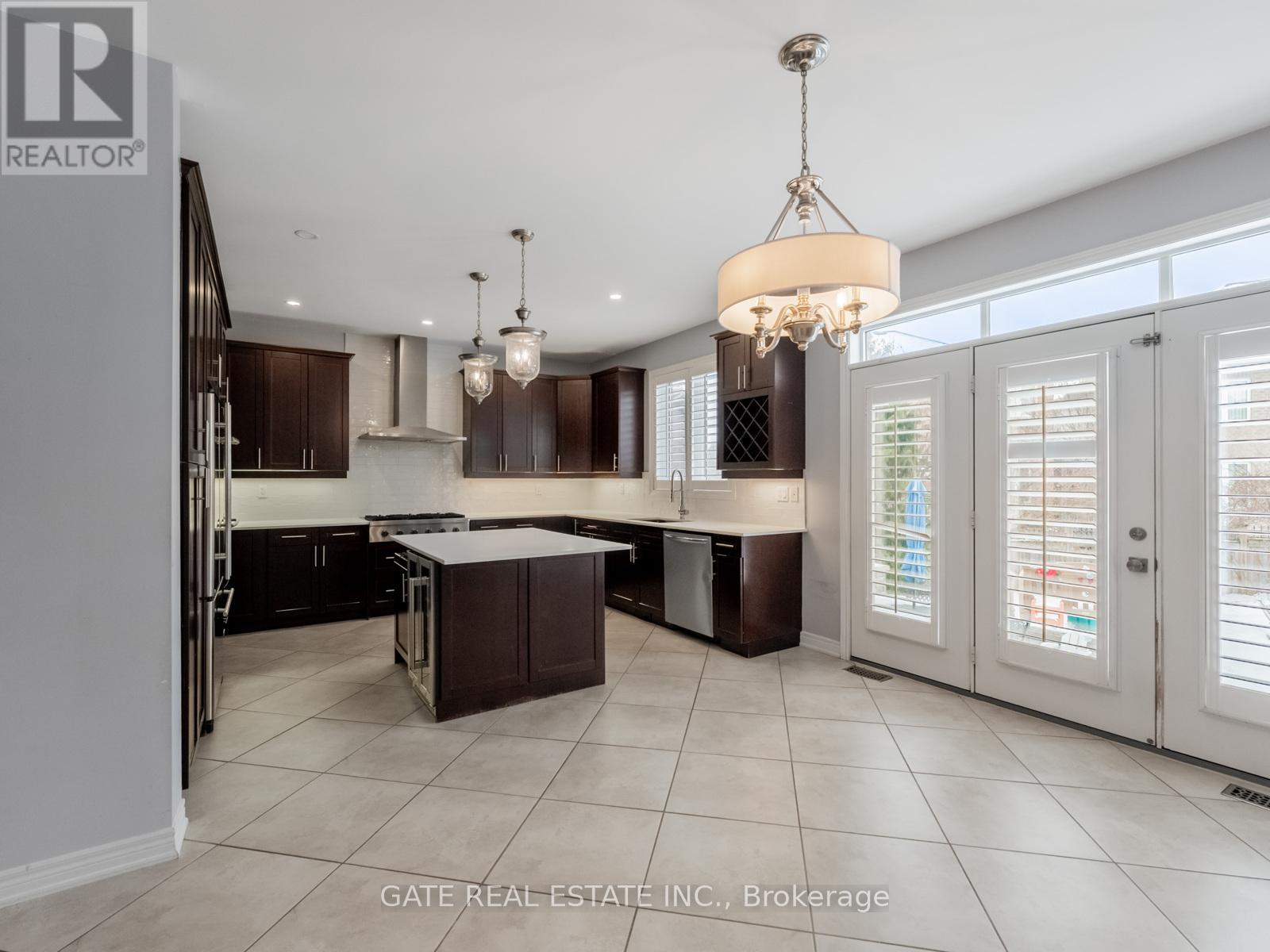 4622 Ethel Road, Burlington, Ontario  L7M 0G7 - Photo 11 - W12640352