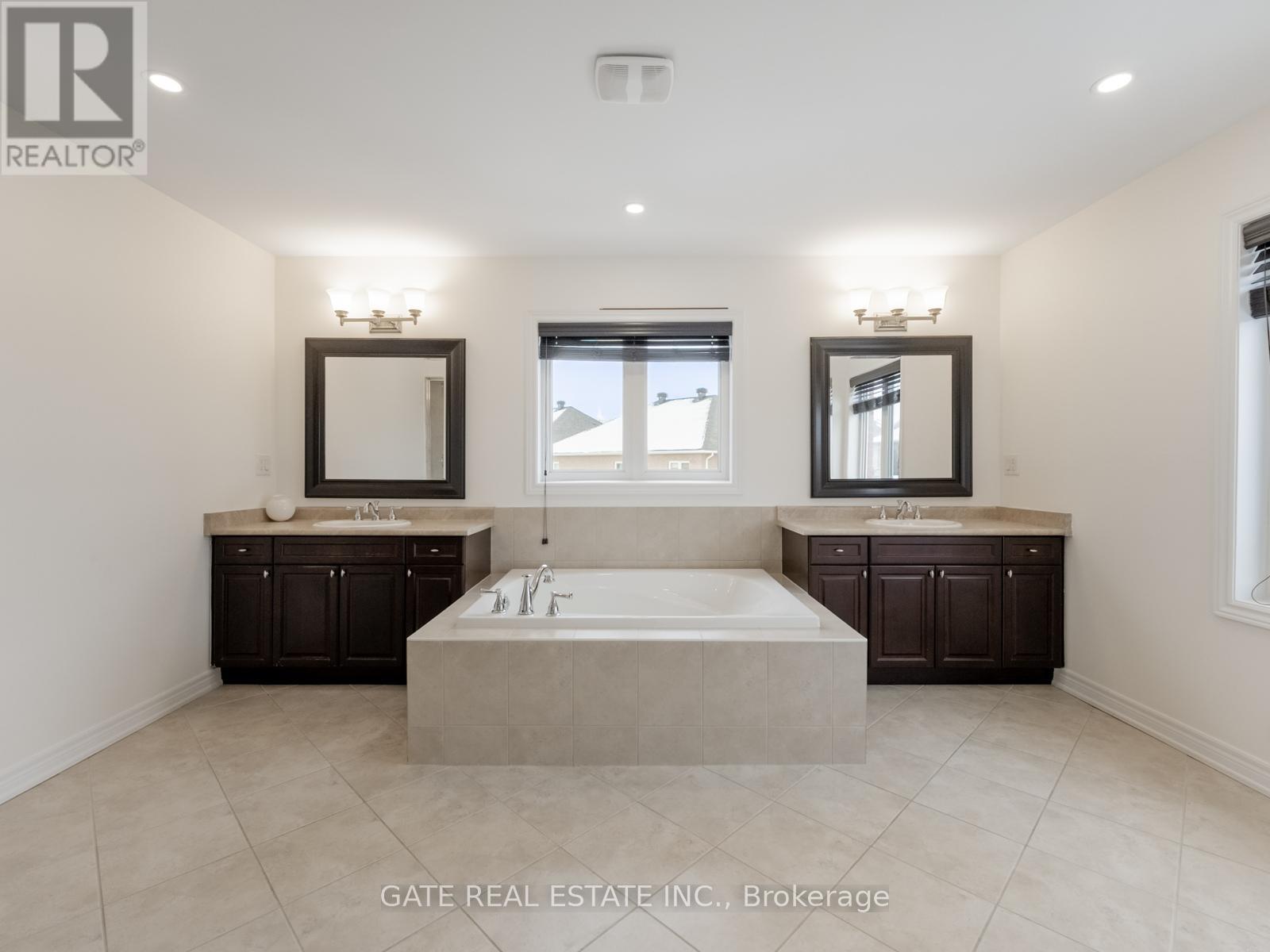 4622 Ethel Road, Burlington, Ontario  L7M 0G7 - Photo 28 - W12640352