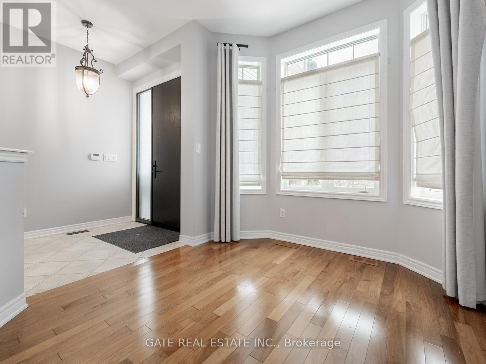 4622 Ethel Road, Burlington, Ontario  L7M 0G7 - Photo 7 - W12640352