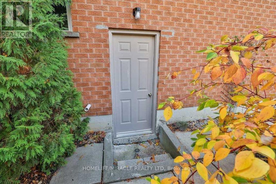 174 Torrance Wood, Brampton (Fletcher's West), Ontario  L6Y 4K1 - Photo 13 - W12640368