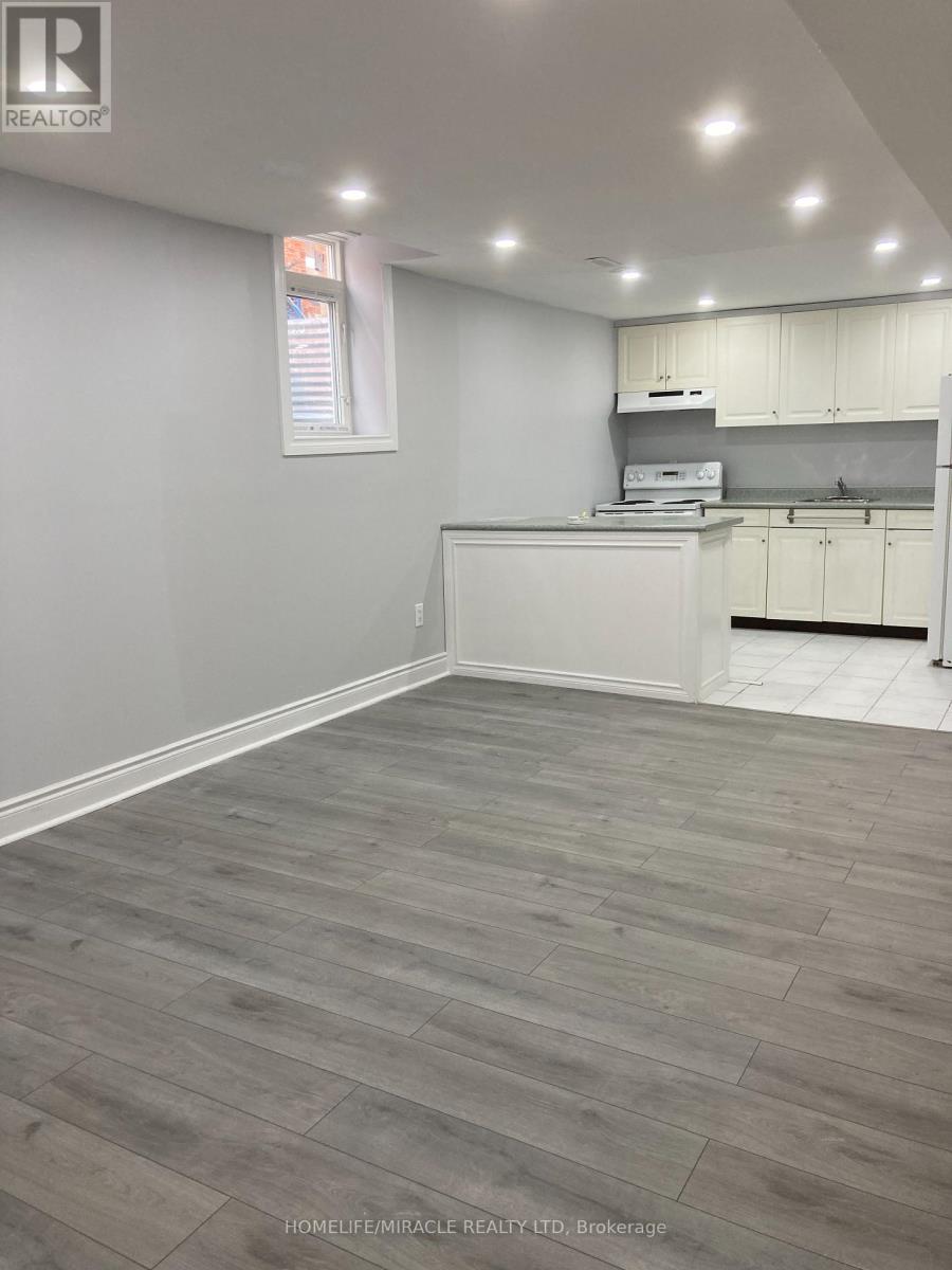 174 Torrance Wood, Brampton (Fletcher's West), Ontario  L6Y 4K1 - Photo 8 - W12640368