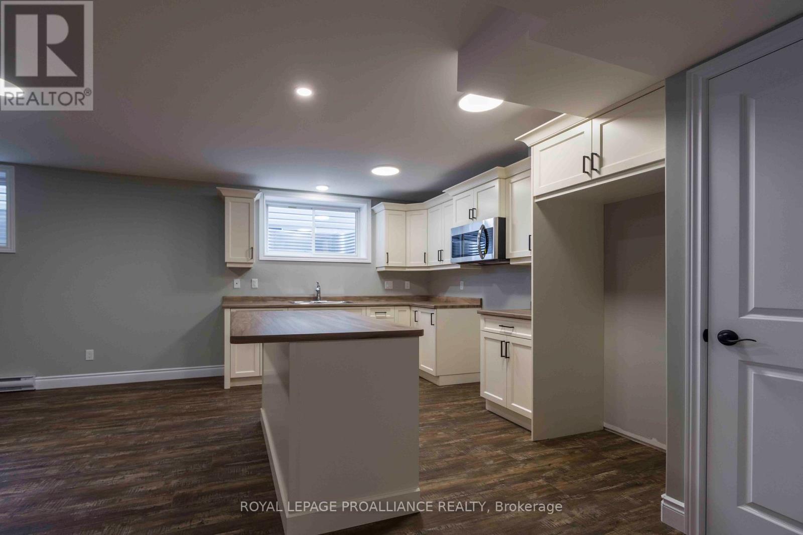 149b Sienna Avenue, Belleville (Belleville Ward), Ontario  K8P 0J5 - Photo 3 - X12640482