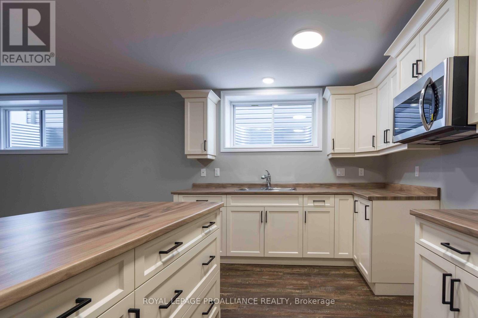 149b Sienna Avenue, Belleville (Belleville Ward), Ontario  K8P 0J5 - Photo 4 - X12640482