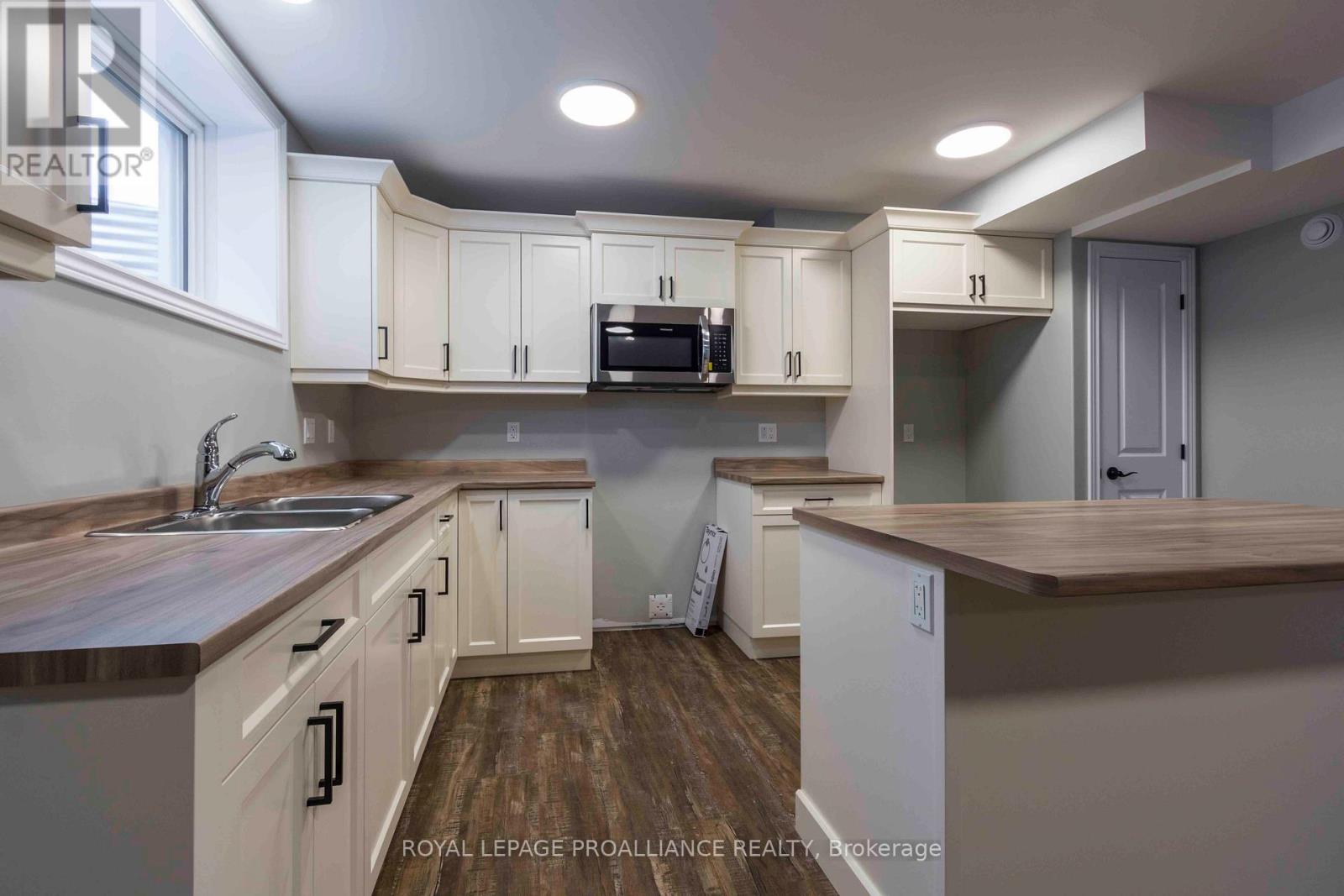 149b Sienna Avenue, Belleville (Belleville Ward), Ontario  K8P 0J5 - Photo 5 - X12640482