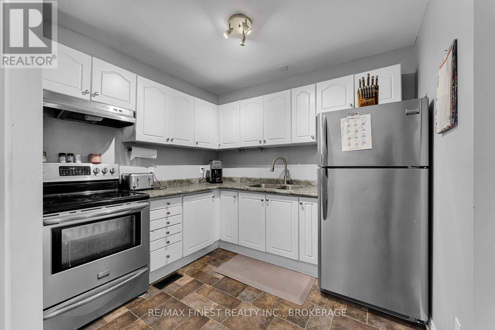 37 Meadow Lane, Greater Napanee (Greater Napanee), Ontario  K7R 3R8 - Photo 14 - X12640466