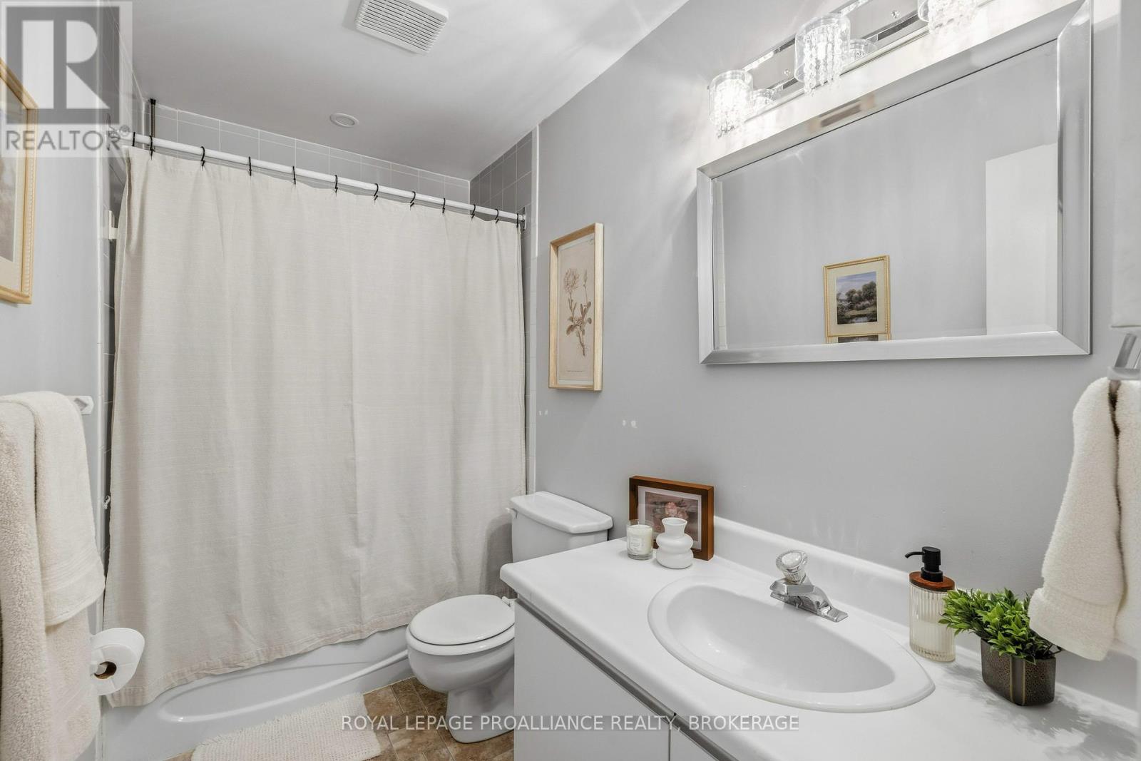 896 Muirfield Crescent, Kingston, Ontario K7M 8E4 - Photo 17 - X12640542