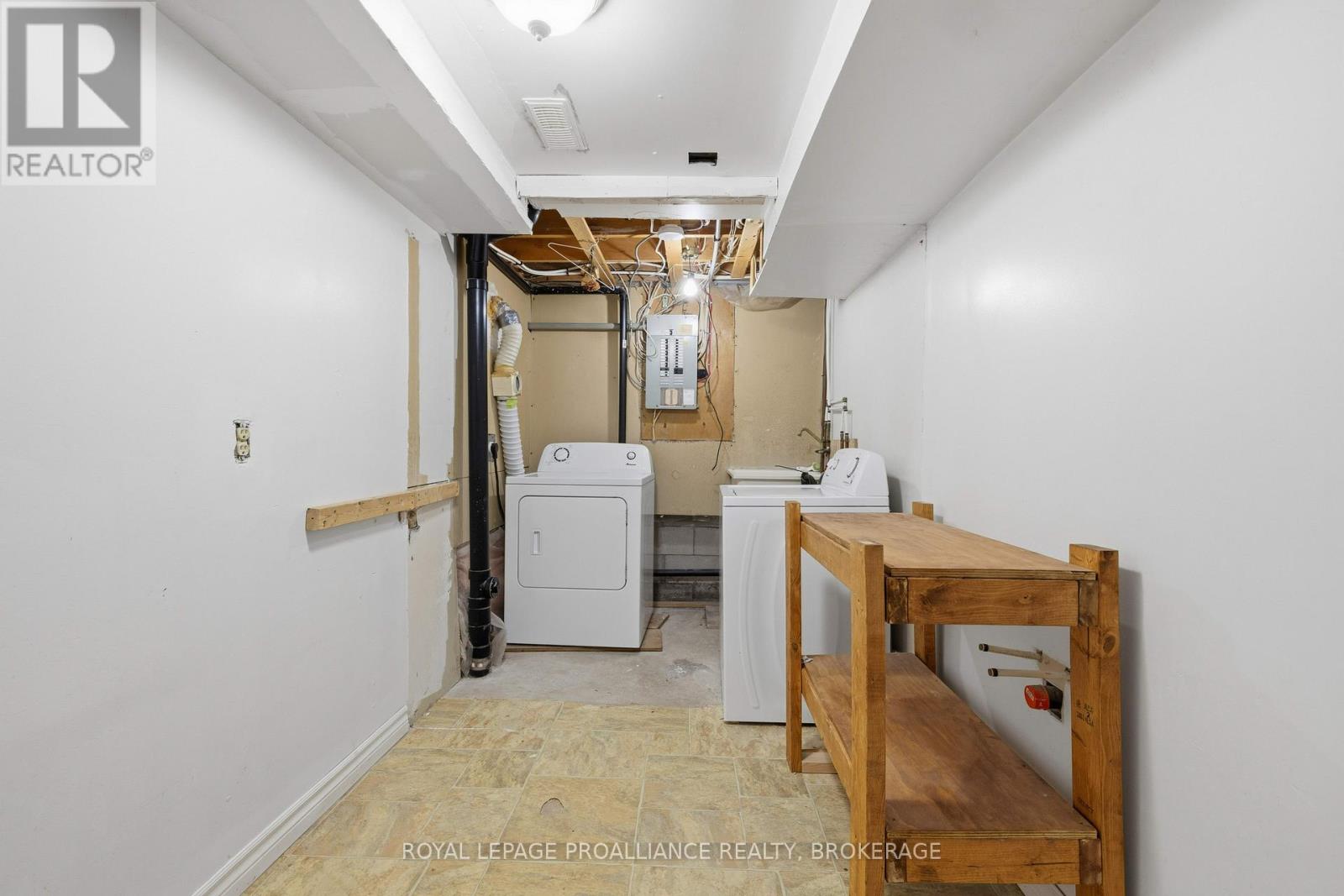 896 Muirfield Crescent, Kingston, Ontario K7M 8E4 - Photo 23 - X12640542