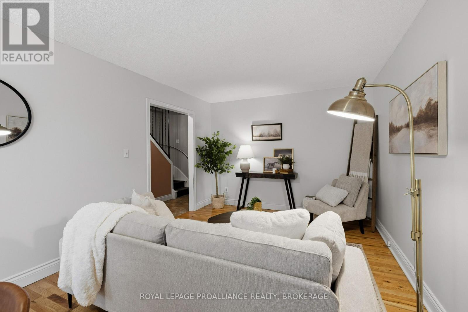 896 Muirfield Crescent, Kingston, Ontario K7M 8E4 - Photo 8 - X12640542