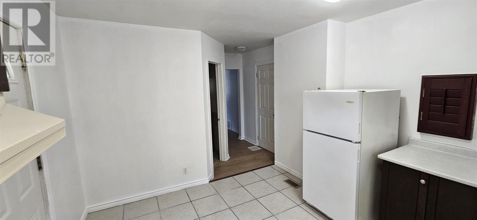 634 Wellington St, Sault Ste. Marie, Ontario P6A 2M5 - Photo 3 - SM251575