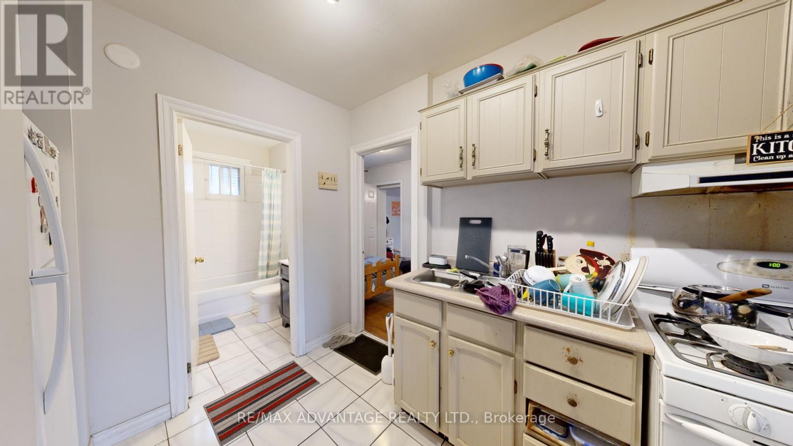 193 Wharncliffe Road N, London North, Ontario  N6H 2B5 - Photo 6 - X12640488