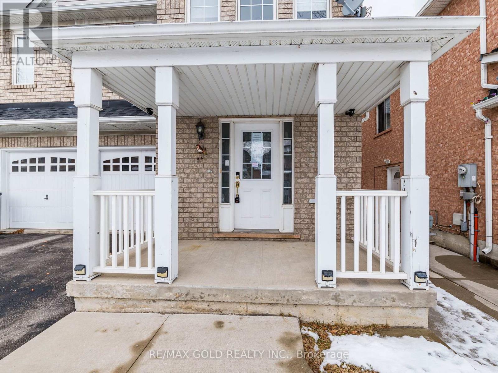 42 Zimmer Street, Brampton, Ontario  L6S 6L9 - Photo 3 - W12638928