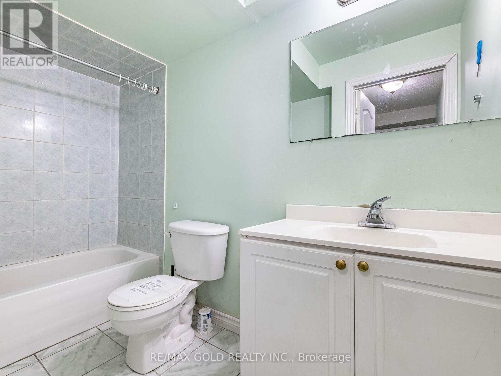 42 Zimmer Street, Brampton, Ontario  L6S 6L9 - Photo 45 - W12638928