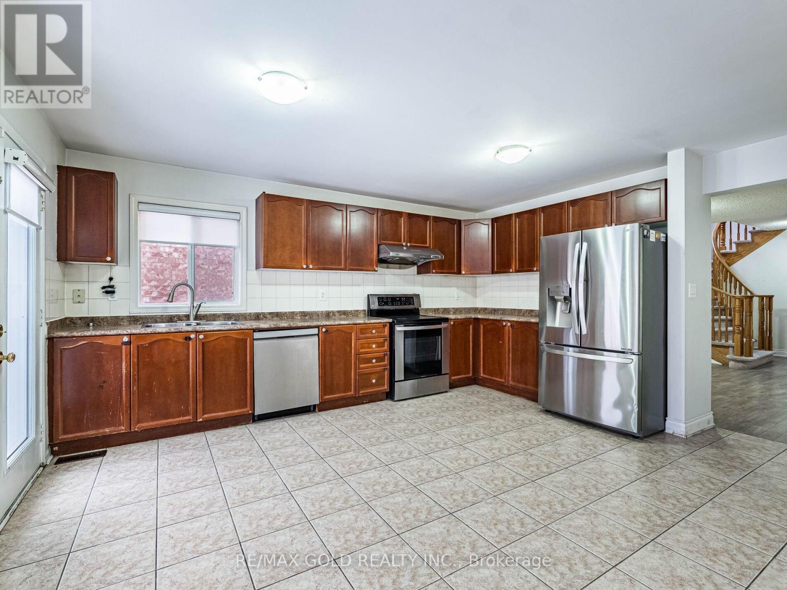 42 Zimmer Street, Brampton, Ontario  L6S 6L9 - Photo 14 - W12638928