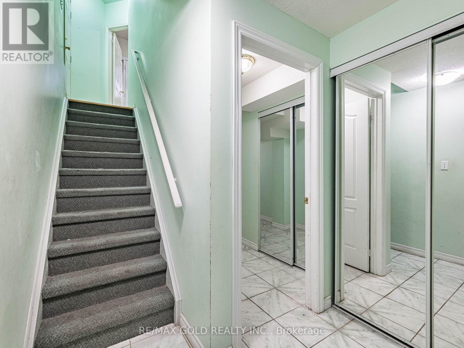 42 Zimmer Street, Brampton, Ontario  L6S 6L9 - Photo 37 - W12638928