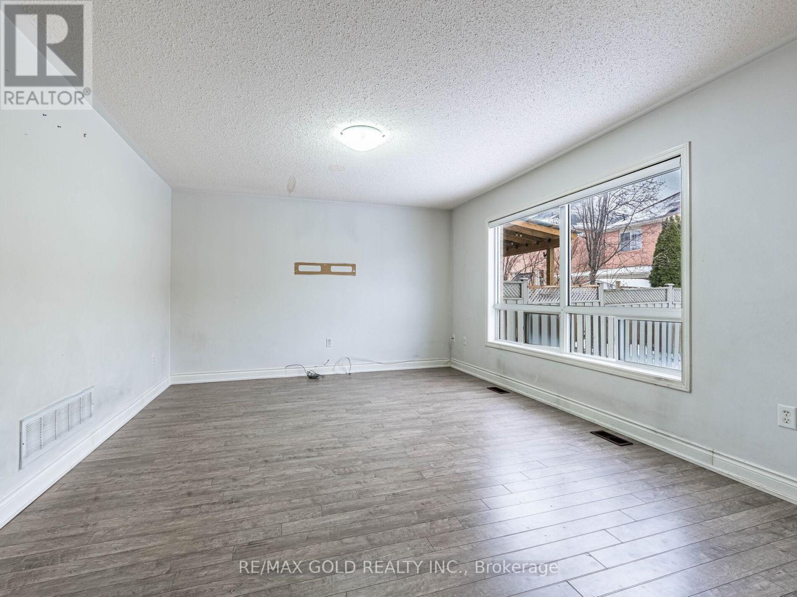 42 Zimmer Street, Brampton, Ontario  L6S 6L9 - Photo 16 - W12638928