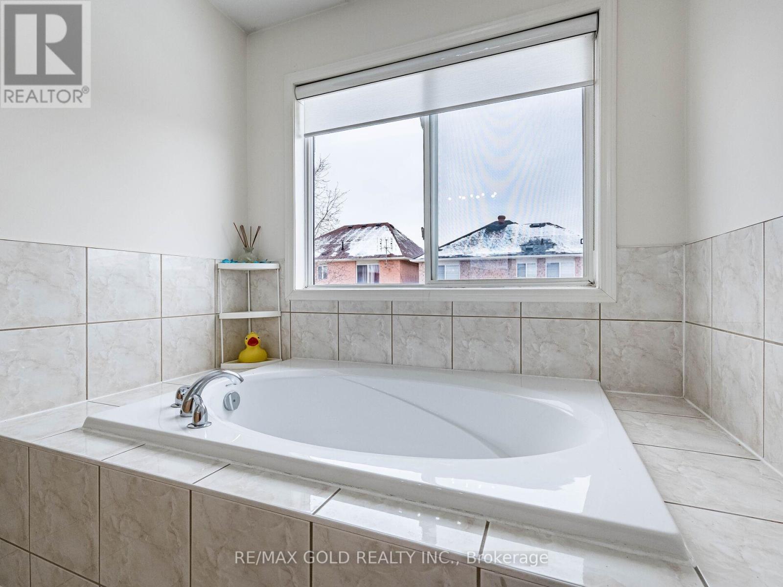 42 Zimmer Street, Brampton, Ontario  L6S 6L9 - Photo 33 - W12638928