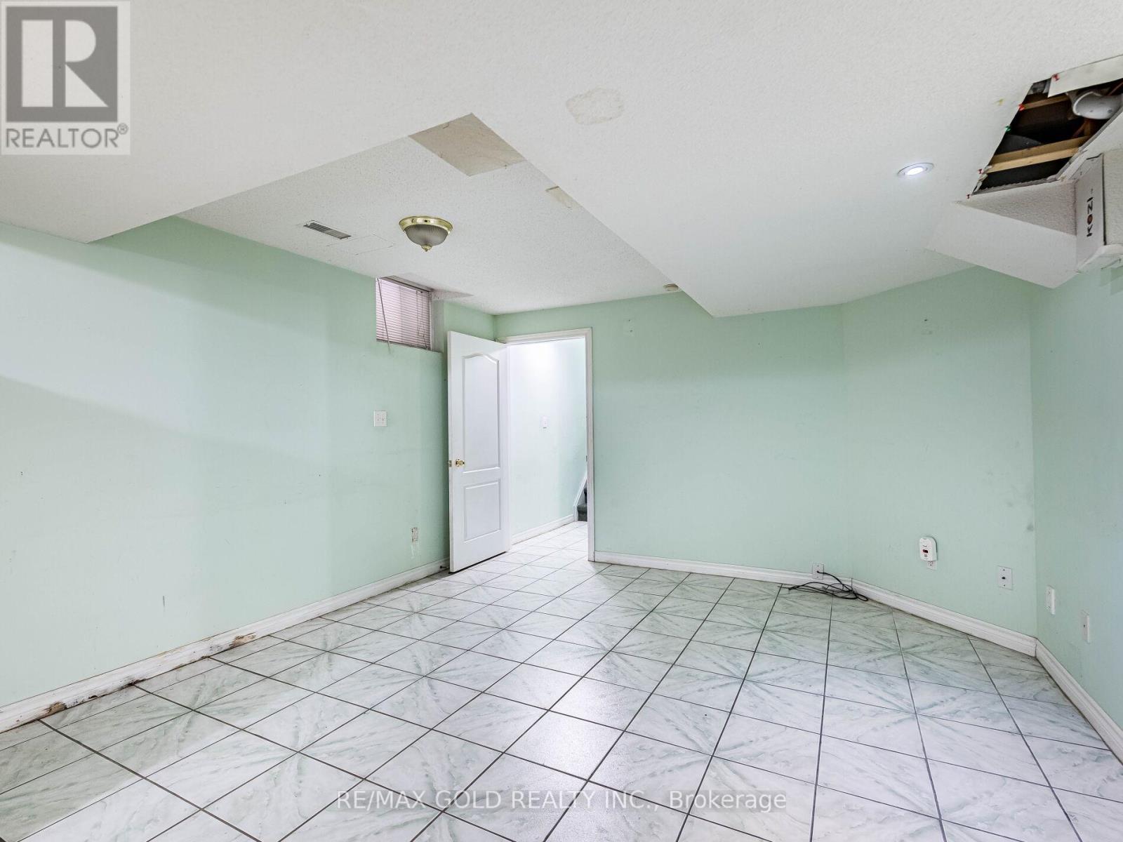 42 Zimmer Street, Brampton, Ontario  L6S 6L9 - Photo 41 - W12638928