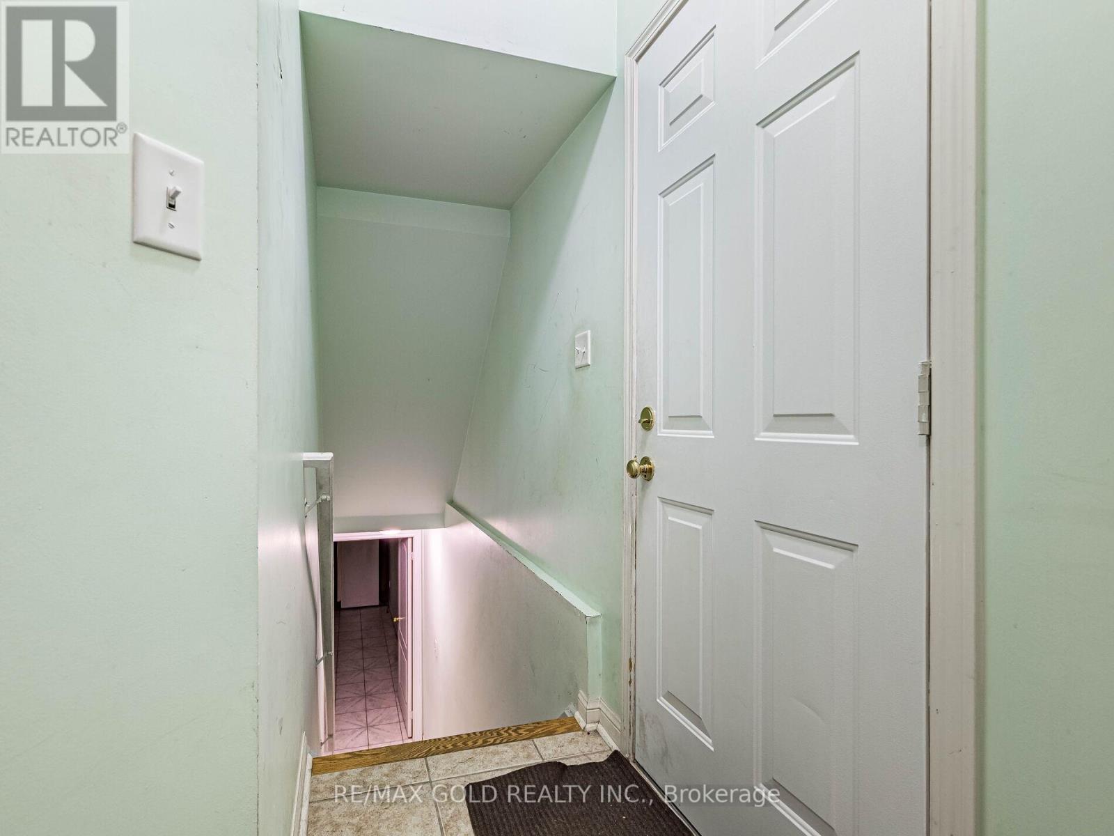 42 Zimmer Street, Brampton, Ontario  L6S 6L9 - Photo 35 - W12638928