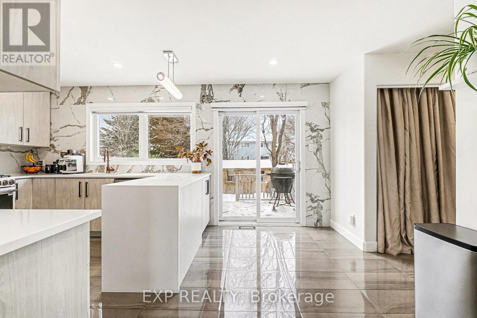 7 Merlin Street, Russell, Ontario  K0A 1W0 - Photo 14 - X12640440