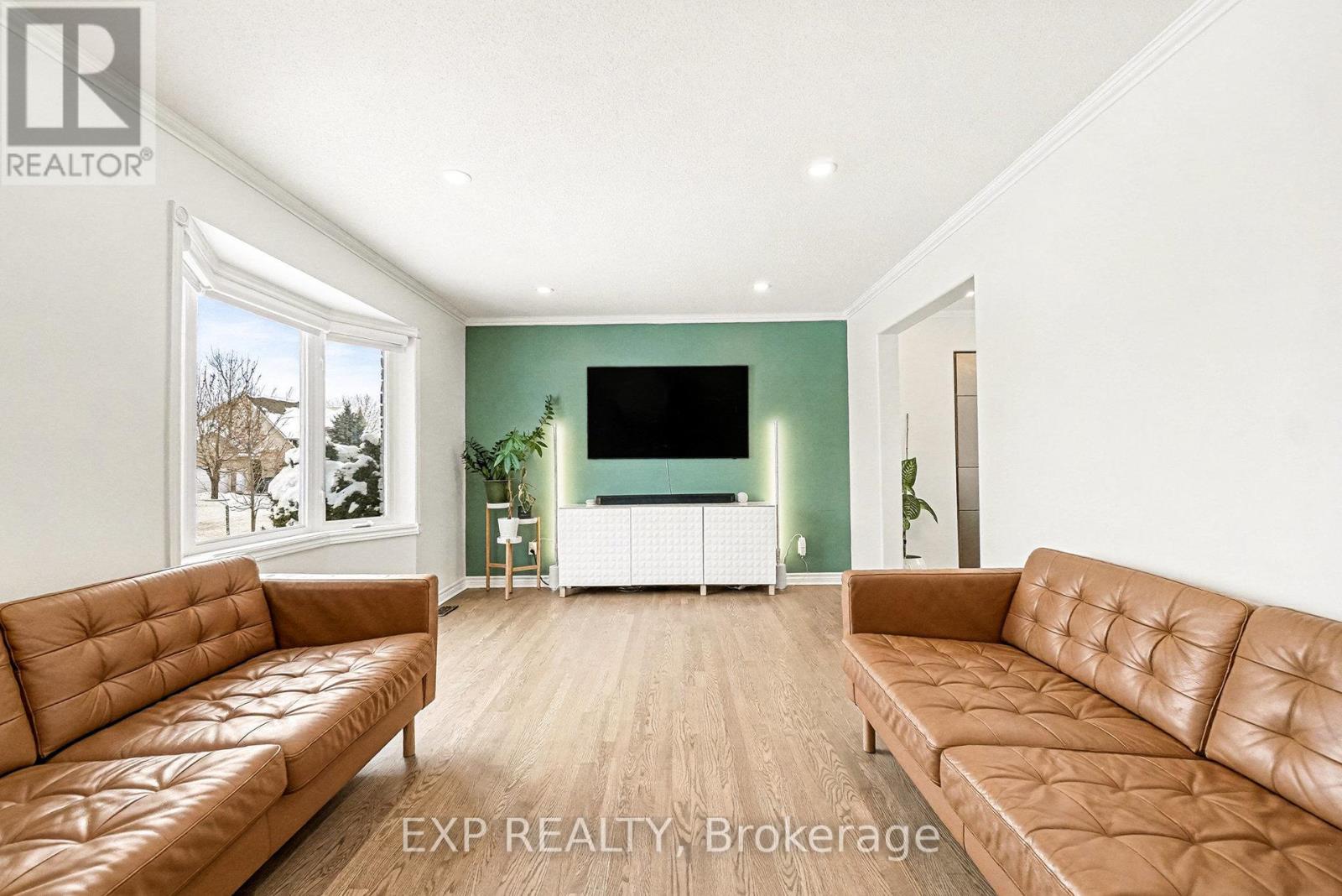 7 Merlin Street, Russell, Ontario  K0A 1W0 - Photo 4 - X12640440