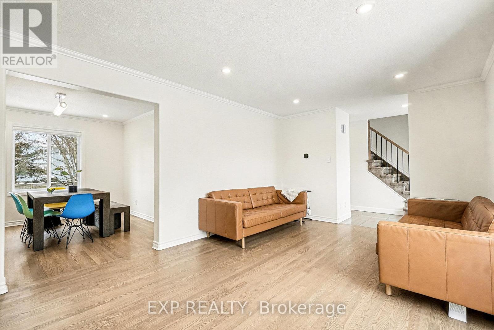 7 Merlin Street, Russell, Ontario  K0A 1W0 - Photo 7 - X12640440