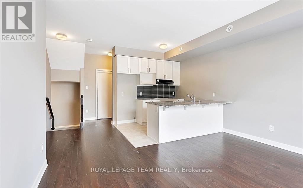 622 Mishi Private, Ottawa, Ontario  K1K 5C5 - Photo 5 - X12640478