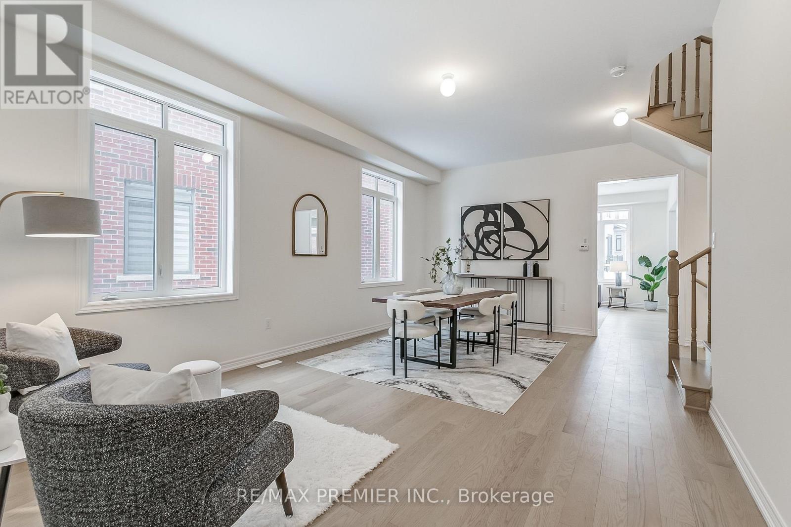 301 Wesmina Avenue, Whitchurch-Stouffville, Ontario  L4A 5C2 - Photo 10 - N12460413