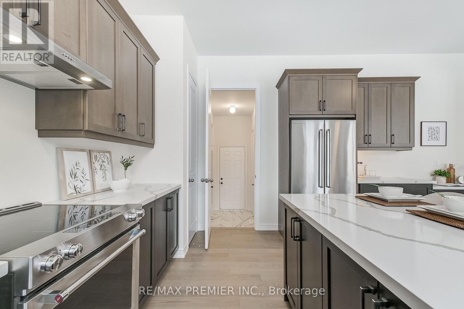 301 Wesmina Avenue, Whitchurch-Stouffville, Ontario  L4A 5C2 - Photo 18 - N12460413