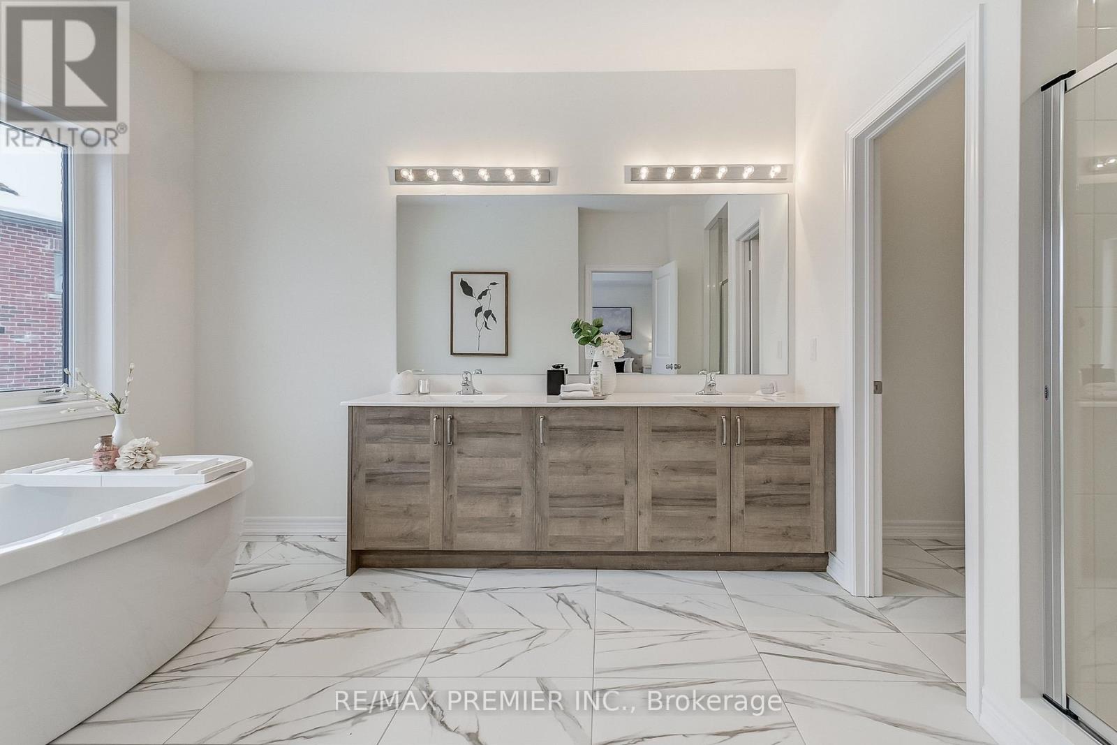 301 Wesmina Avenue, Whitchurch-Stouffville, Ontario  L4A 5C2 - Photo 30 - N12460413