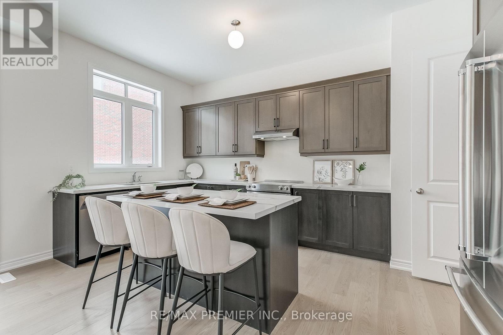 301 Wesmina Avenue, Whitchurch-Stouffville, Ontario  L4A 5C2 - Photo 20 - N12460413