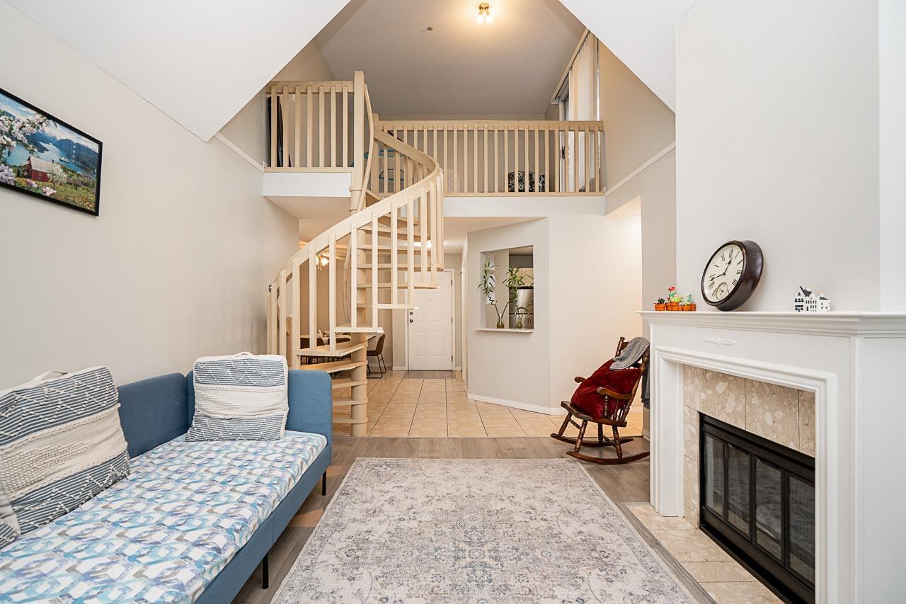 313 7171 121 STREET, Surrey, British Columbia