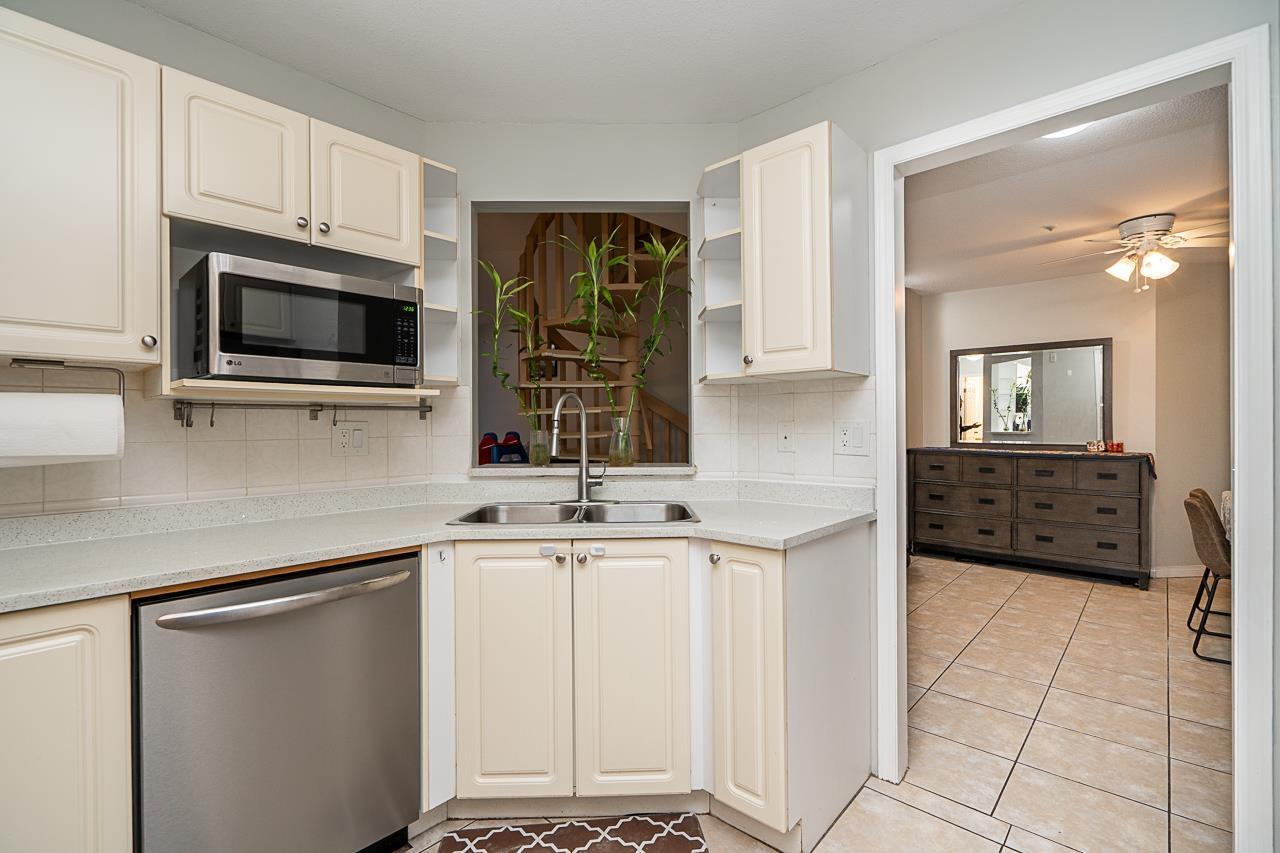 313 7171 121 Street, Surrey, British Columbia  V3W 1G9 - Photo 10 - R3074128