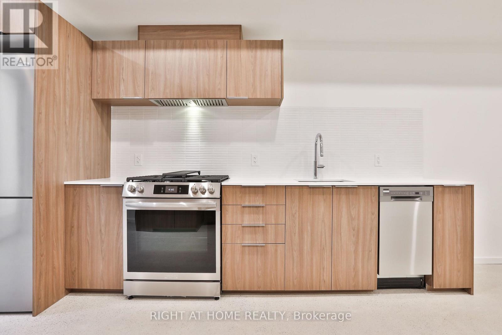 3 - 68 Foxley Street, Toronto (Trinity-Bellwoods), Ontario  M6J 1R2 - Photo 3 - C12640416