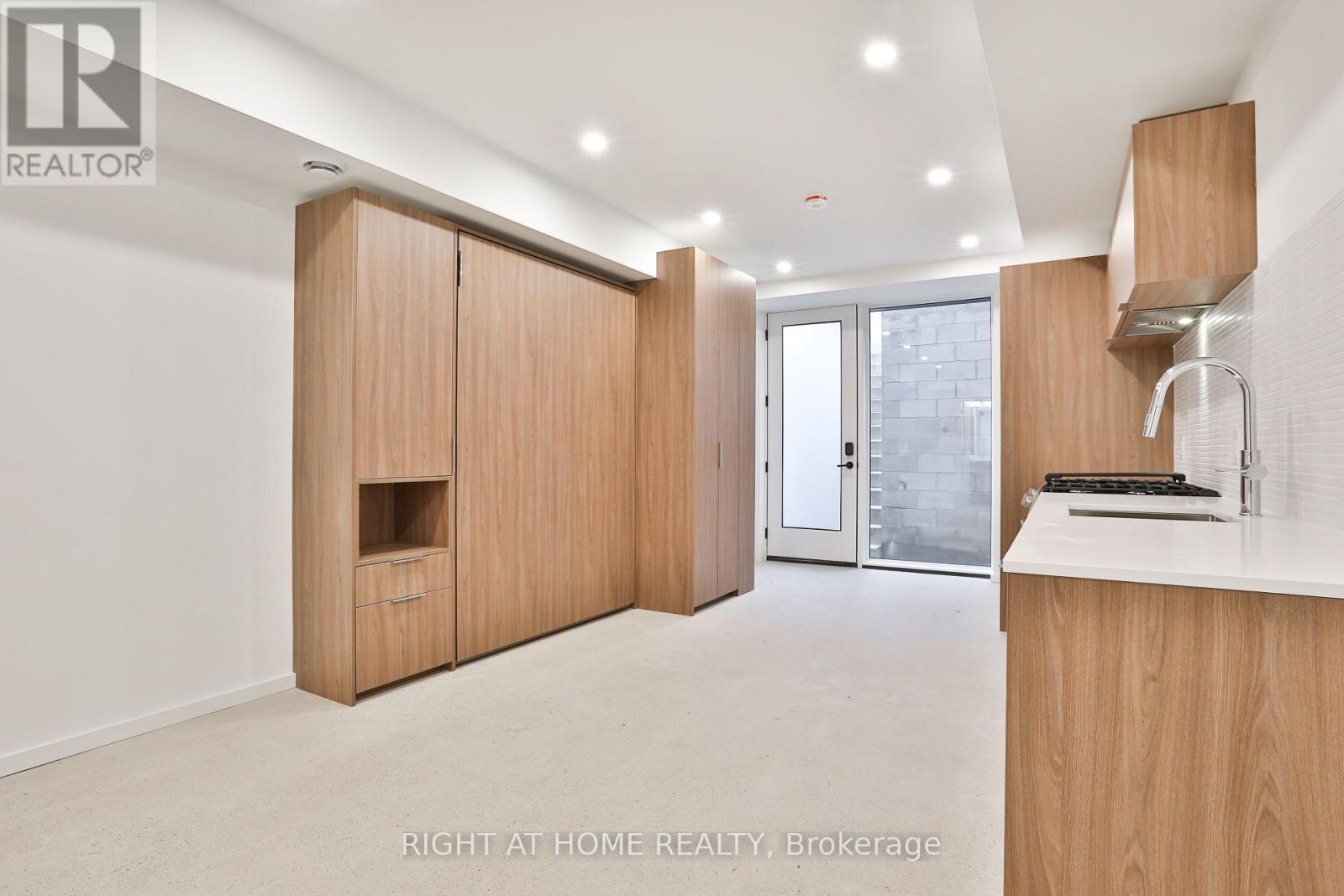 3 - 68 Foxley Street, Toronto (Trinity-Bellwoods), Ontario  M6J 1R2 - Photo 5 - C12640416