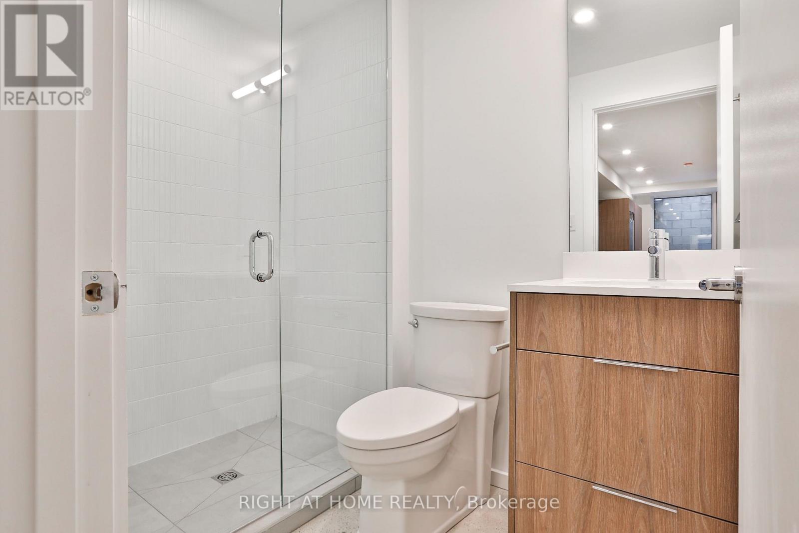 3 - 68 Foxley Street, Toronto (Trinity-Bellwoods), Ontario  M6J 1R2 - Photo 7 - C12640416