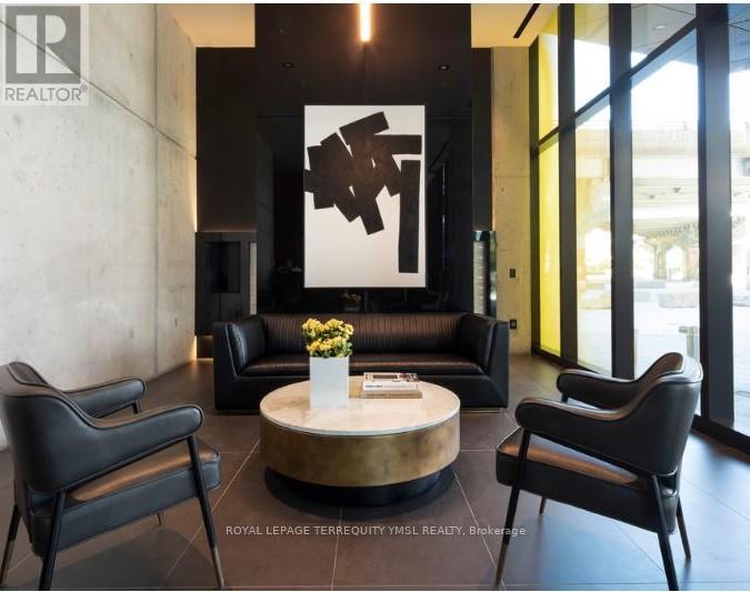 612 - 21 Lawren Harris Square, Toronto (Waterfront Communities), Ontario  M5A 0T4 - Photo 2 - C12640422