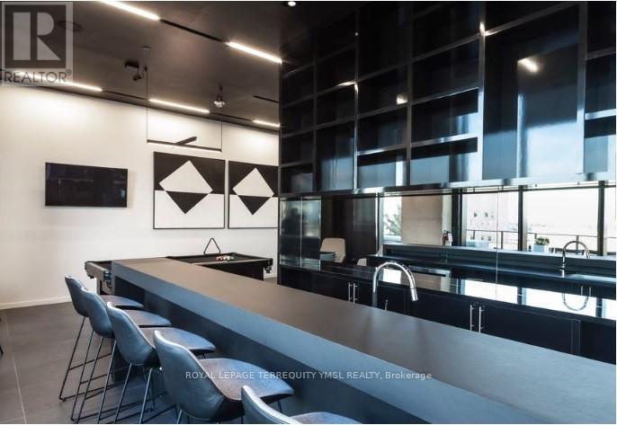 612 - 21 Lawren Harris Square, Toronto (Waterfront Communities), Ontario  M5A 0T4 - Photo 5 - C12640422