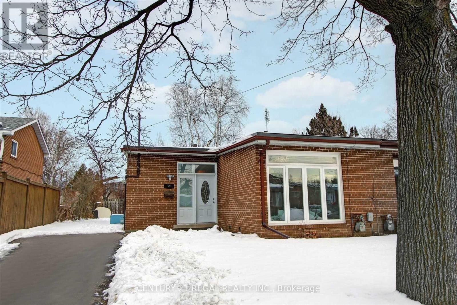 ENTIRE HOUSE - 69 ROYWOOD DRIVE, Toronto, Ontario