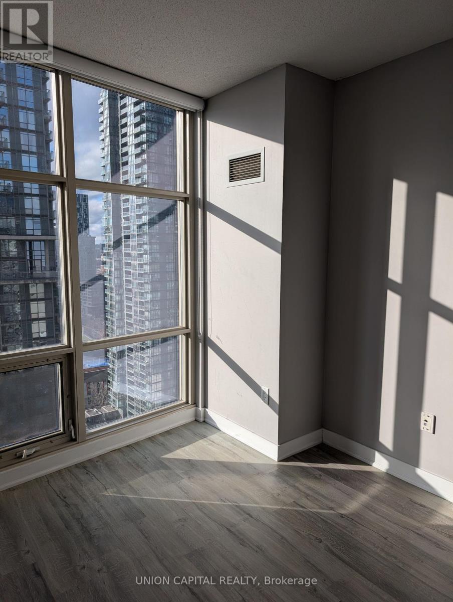 2701 - 35 Mariner Terrace, Toronto (Waterfront Communities), Ontario  M5V 3V9 - Photo 9 - C12640452