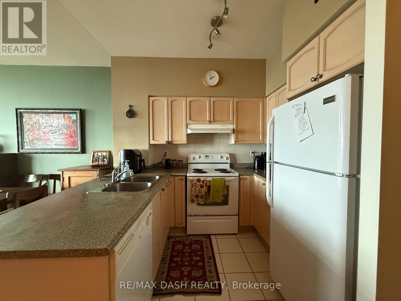 2411 - 219 Fort York Boulevard, Toronto, Ontario  M5V 1B1 - Photo 12 - C12640516