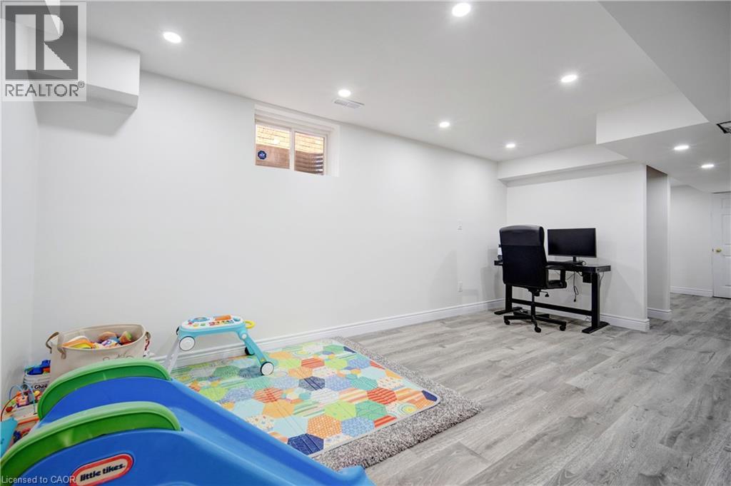 675 Karlsfeld Road, Waterloo, Ontario  N2T 2V3 - Photo 17 - 40794447